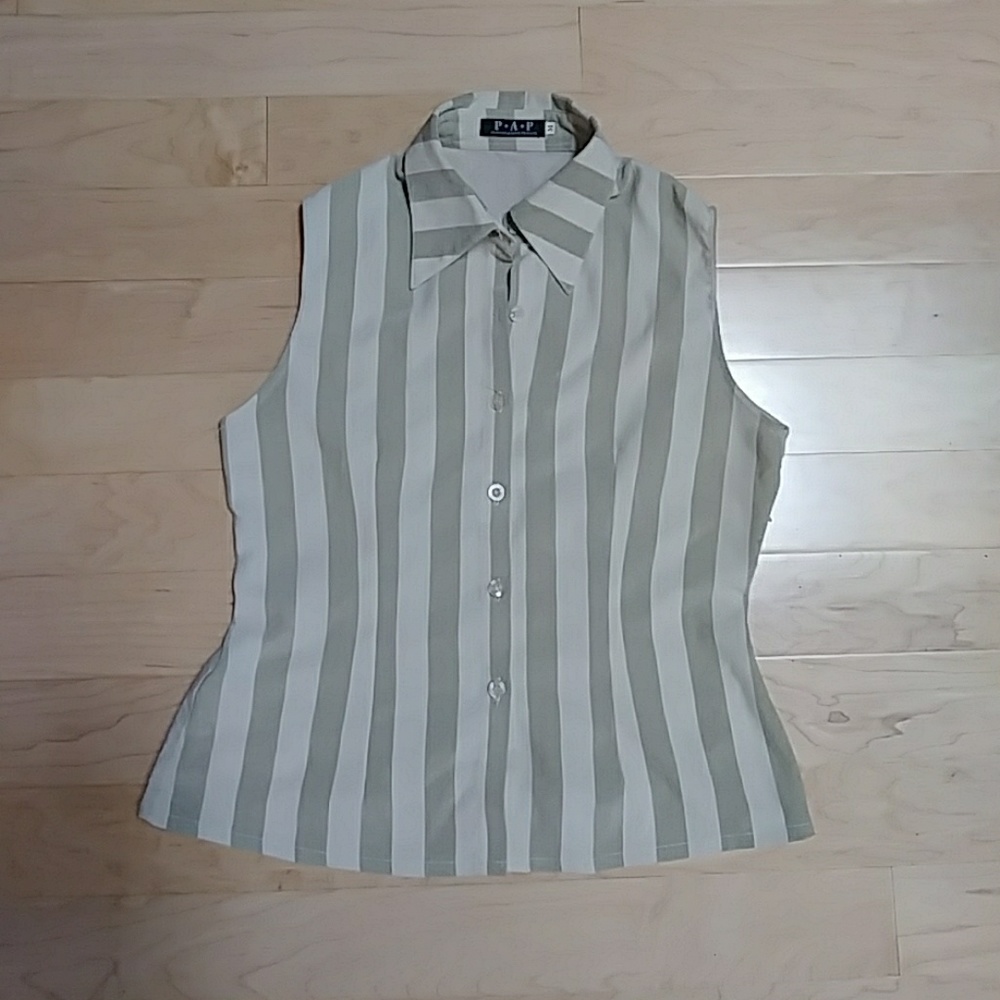 Sale 🎆 3 for $15 - Tan Linen Blend Top